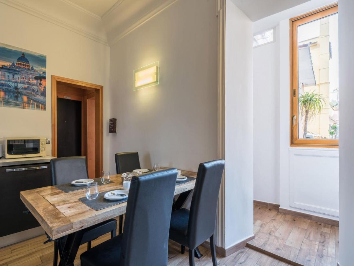 The Best Rent - Elegant Three-Bedroom Apartment A Few Steps From Fontana Di Trevi エクステリア 写真