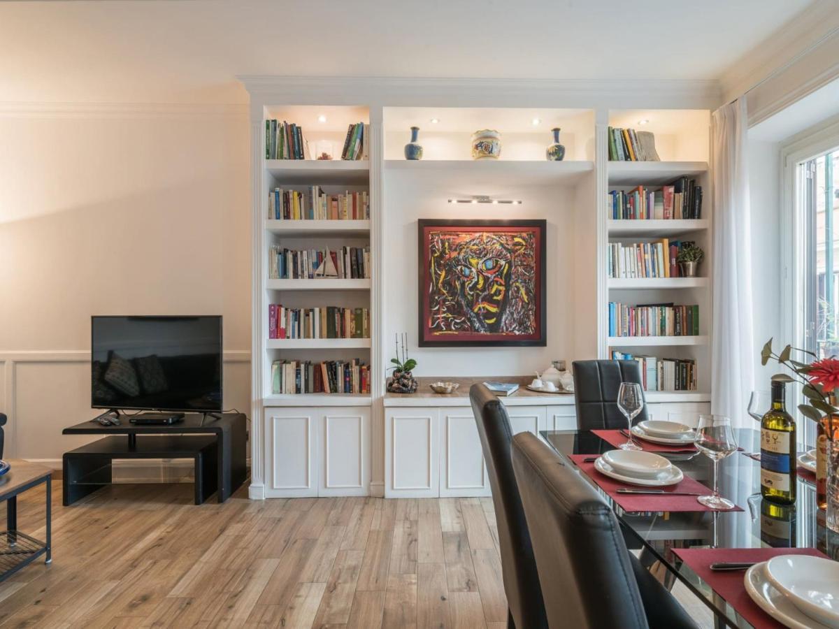 The Best Rent - Elegant Three-Bedroom Apartment A Few Steps From Fontana Di Trevi エクステリア 写真